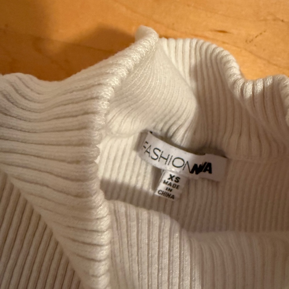 White Ribbed Long Sleeve Top - Picture 2 of 5